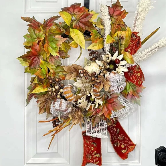 * Creations>Autumn Leaves Wreath