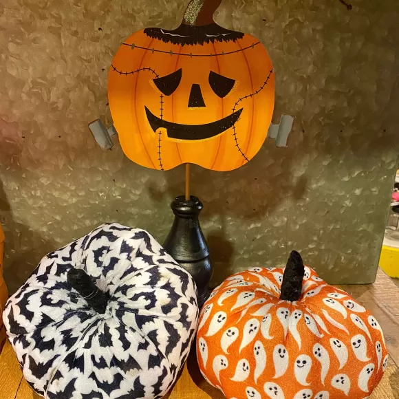 Liberty Floral Home Accents>Bats Fabric Pumpkin