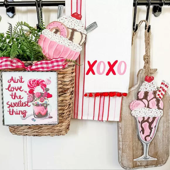 The Round Top Collection Wall Decor>Cherry Heart Ice Cream Sundaes