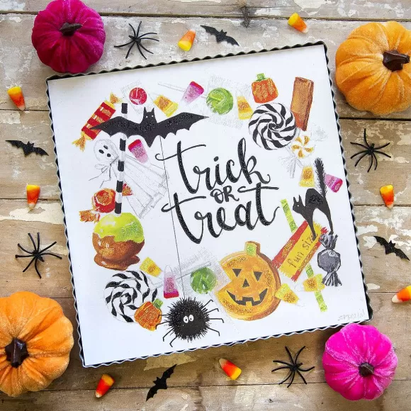 The Round Top Collection Wall Decor>Gallery Trick Or Treat Wreath