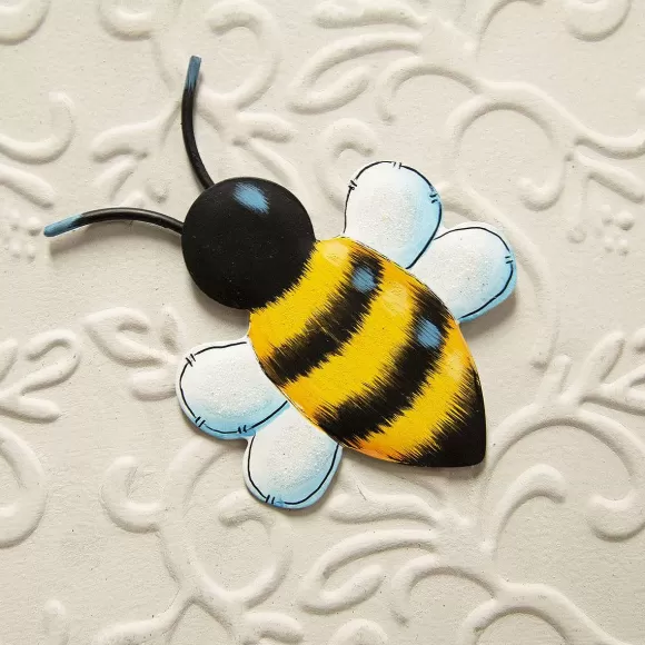 The Round Top Collection Table Decor>Honey Bee Magnet