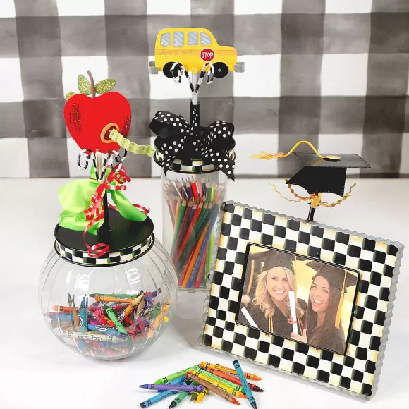 The Round Top Collection Table Decor>School Bus Finial