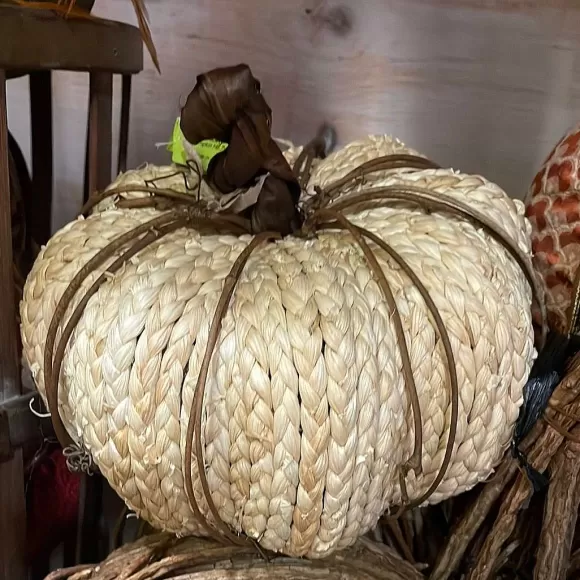 Liberty Floral Figurines>Woven Corn Husk Pumpkin, Small